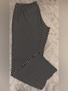 Easywear by Chico’s black/white polka dot print pull-on slim leg pants Size 2